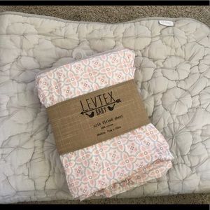 Crib sheet and crib comforter